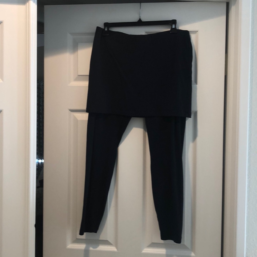 Cabi Navy leggings with skirt size M